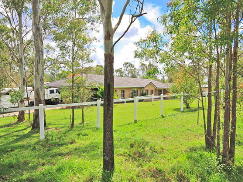 12 Davison Road, Camp Mountain, QLD 4520