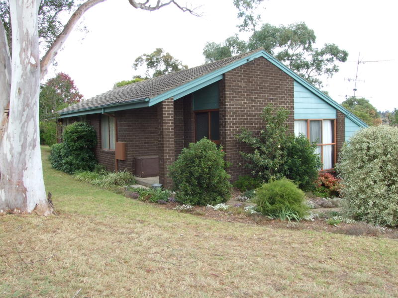 4 Weerona Court, Bega, NSW 2550