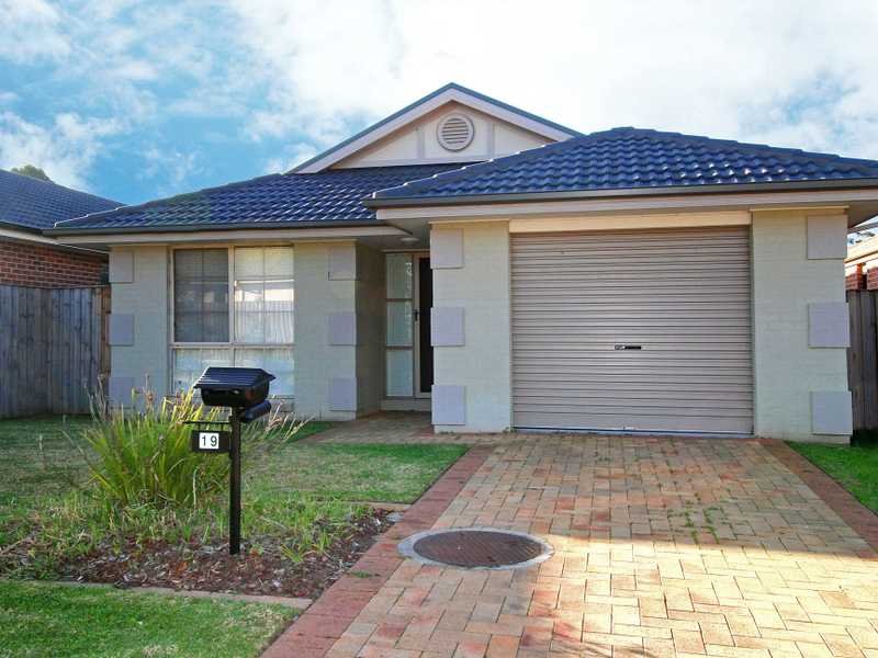 19 Oakwood Place, Horsley, NSW 2530 Property Details