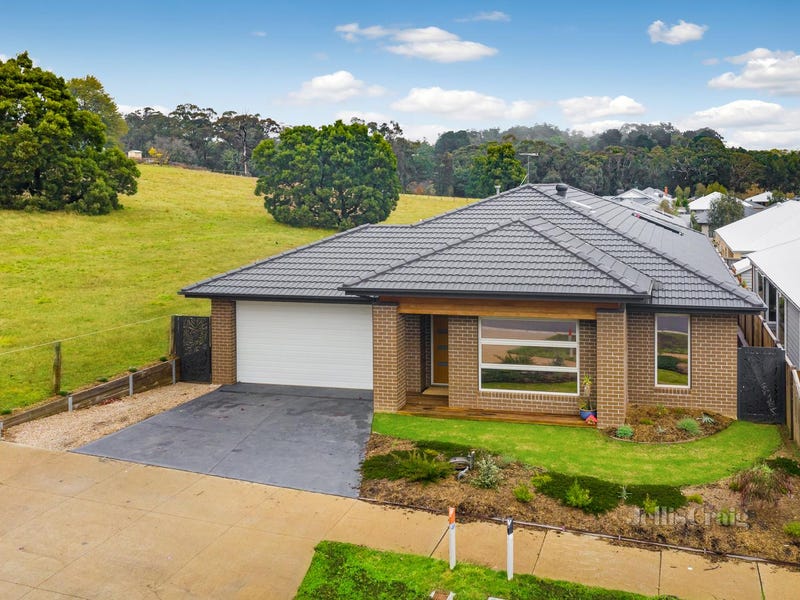 Real Estate & Property for Sale in 11 Old Lancefield Rd, Woodend, VIC