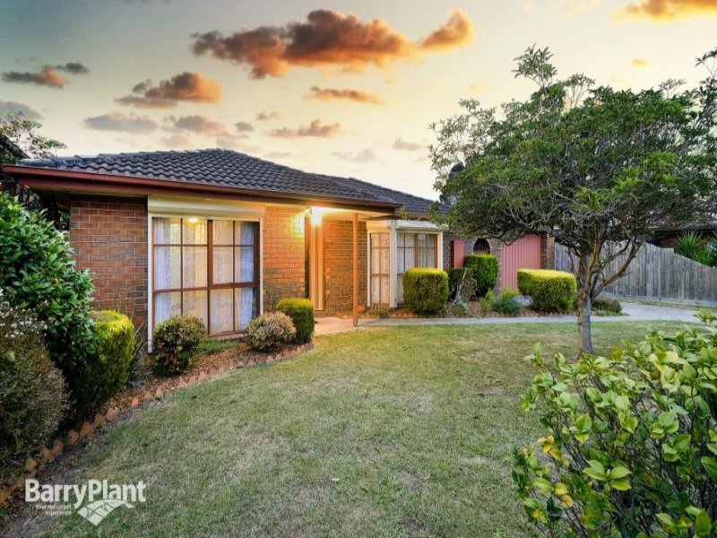 46 Dunbarton Drive, Pakenham, Vic 3810 Property Details