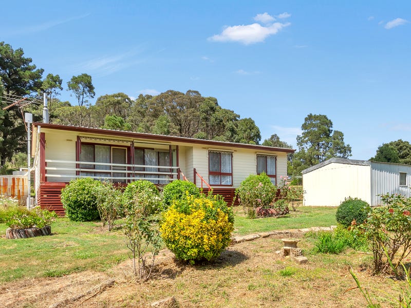 8 Nightingale Street, Gordon, VIC 3345