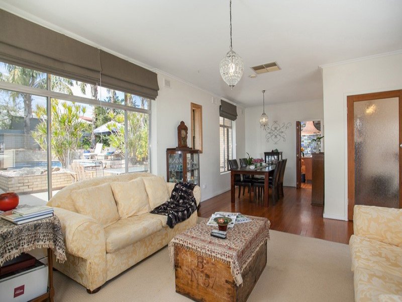 13 Redwood Avenue, Redwood Park, SA 5097