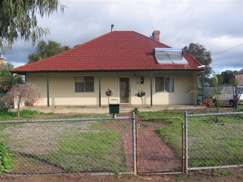 32 Furnival Street, Narrogin, WA 6312