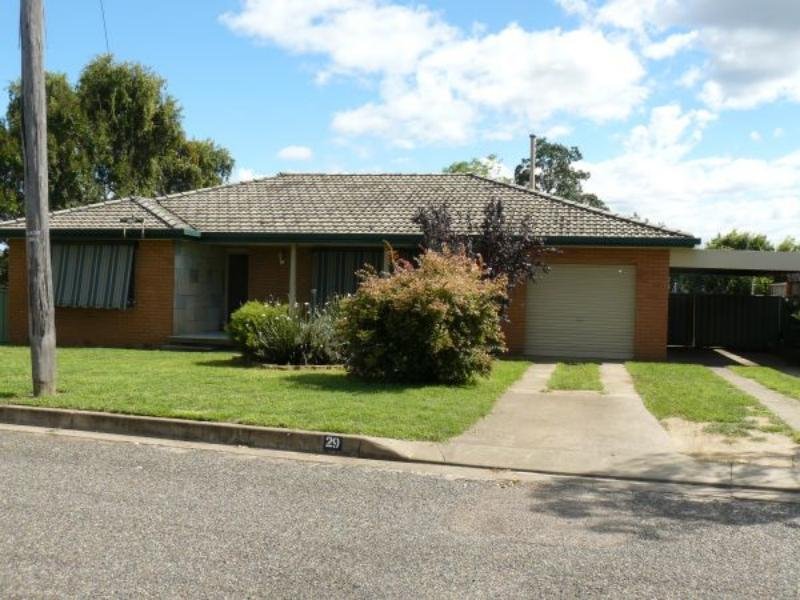 29 Kinarra Street, South Tamworth, NSW 2340