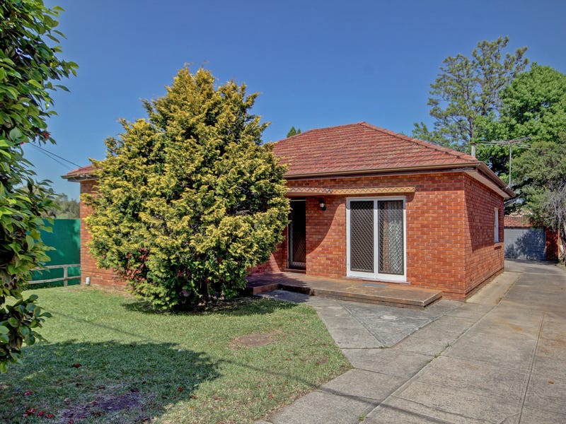 34 Allambee Cres, Beverly Hills, NSW 2209