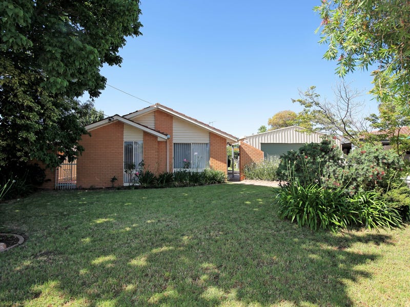 6 Bass Street, Lake Albert, NSW 2650
