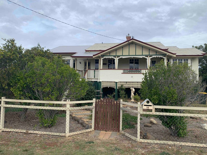 16 Albert Street, Warwick, QLD 4370