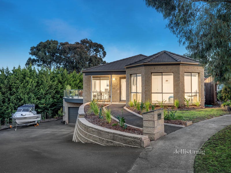 12 Halsbury Court, St Helena, VIC 3088
