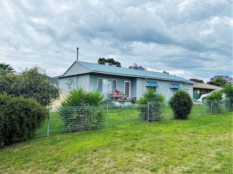 24 Denman Avenue, Kootingal, NSW 2352 Property Details