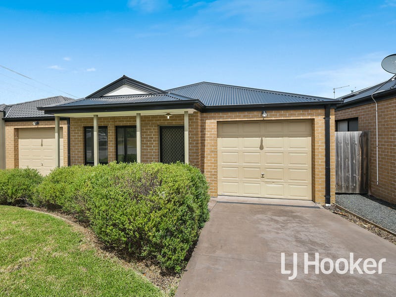 3/103 Army Road, Pakenham, Vic 3810 Property Details