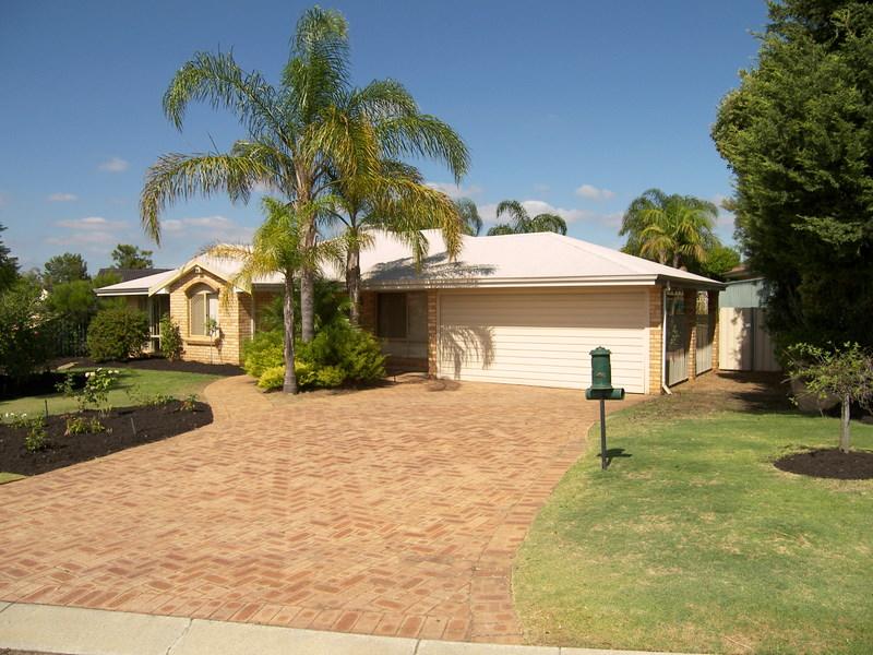 15 Ashton Rise, Woodvale, WA 6026