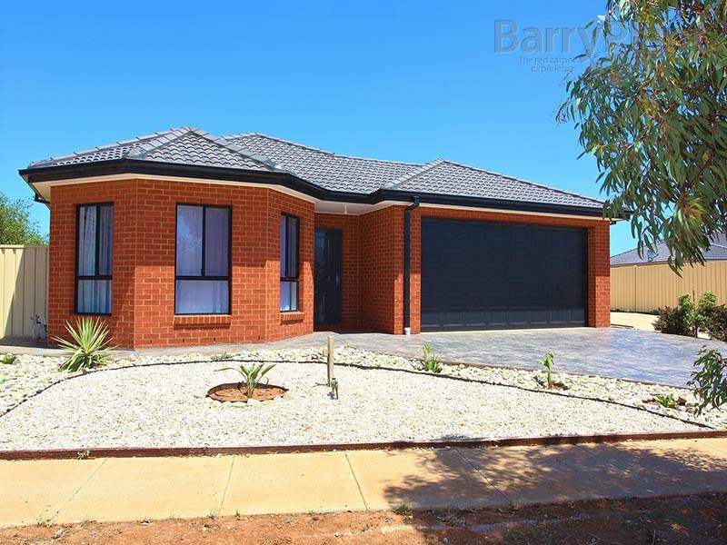 1/4 Sirius Way, Kurunjang, Melton, Vic 3337 Property Details