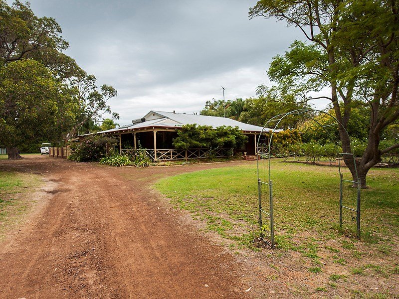 15 Pleasant Grove Circle, Falcon, WA 6210