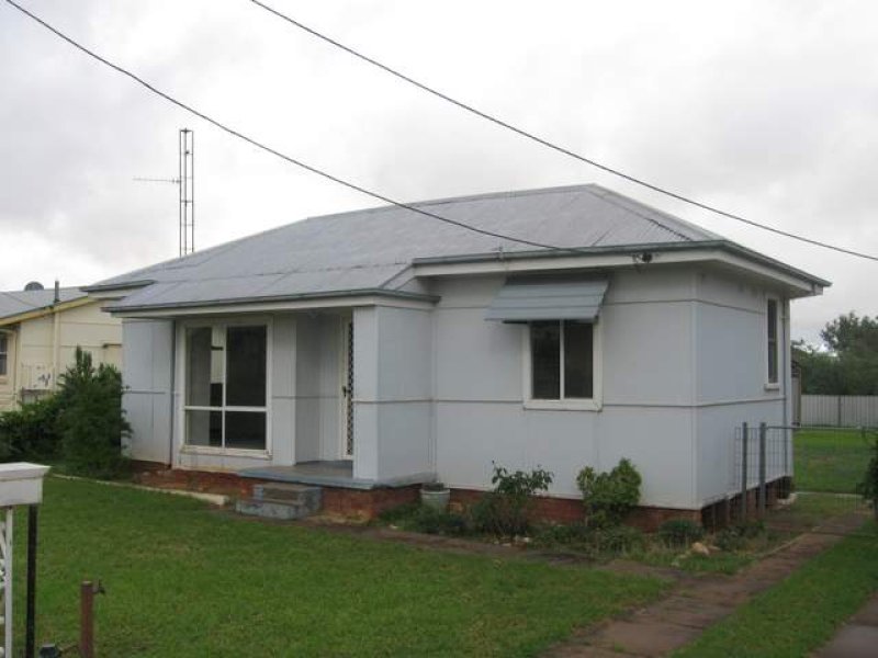 52 Howard Street, Peak Hill, NSW 2869