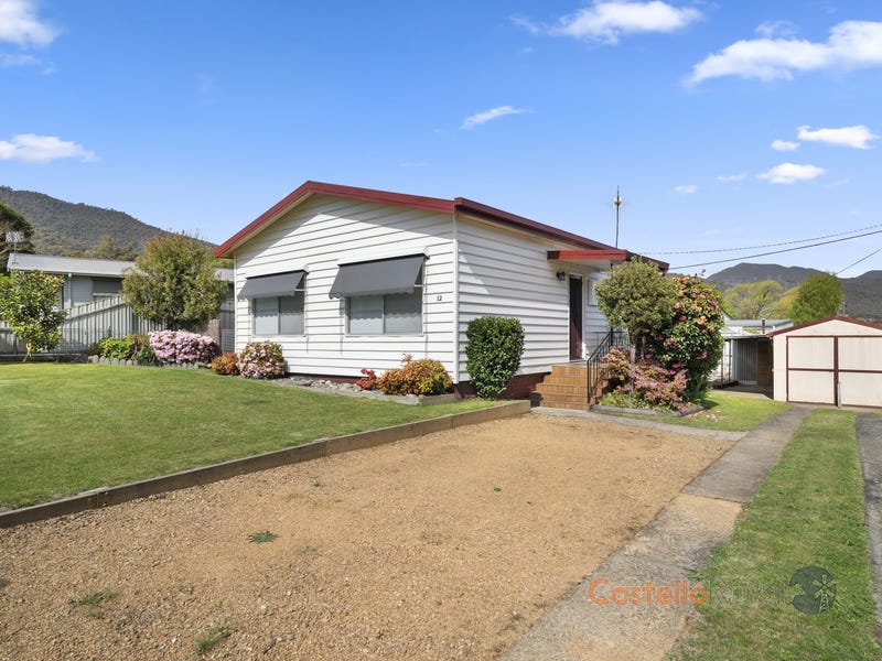 12 Read St, Khancoban, NSW 2642 House for Sale