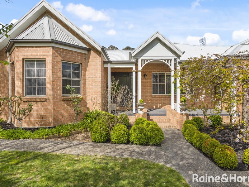 9 Harvard Court, Gisborne, Vic 3437 House for Sale