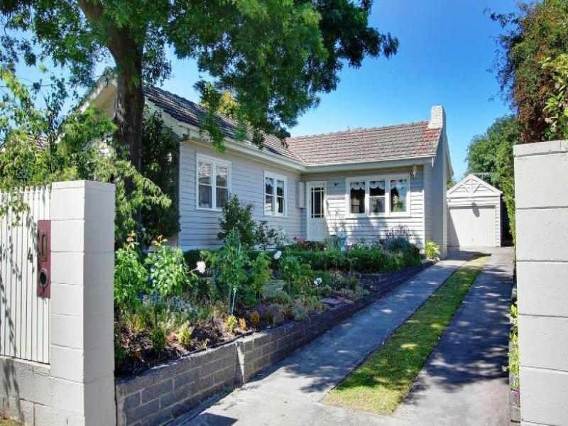 4 MacDonald Grove, Mornington, Vic 3931 Property Details