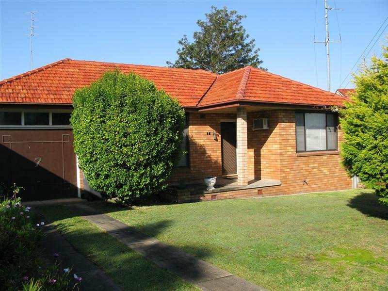 7 Chapman Street, Shortland, NSW 2307