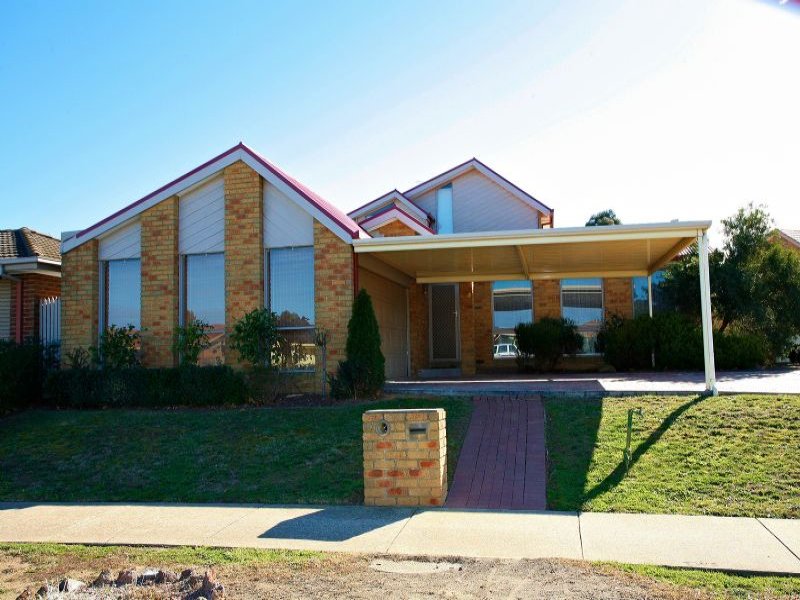 28 Newlyn Drive, Craigieburn, Vic 3064 Property Details