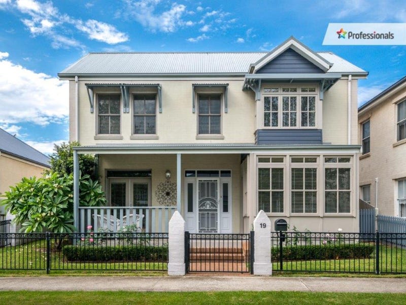 19 Broughton Avenue, Tullimbar, NSW 2527 Property Details