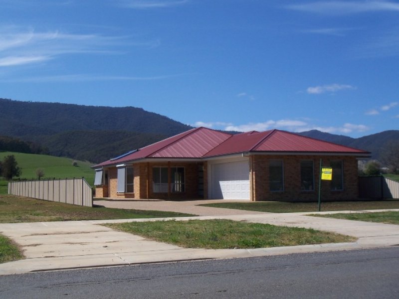 87 Station St, Porepunkah, Vic 3740 Property Details