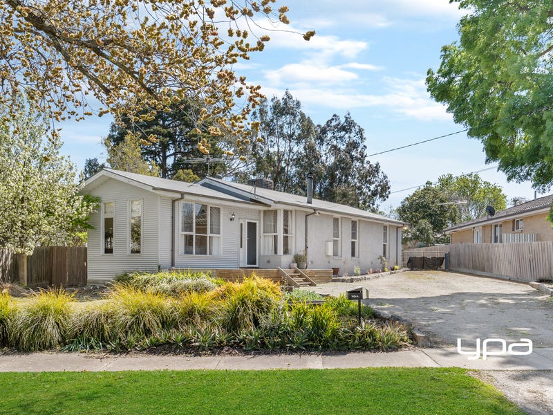 18 Powlett Street, Sunbury, VIC 3429