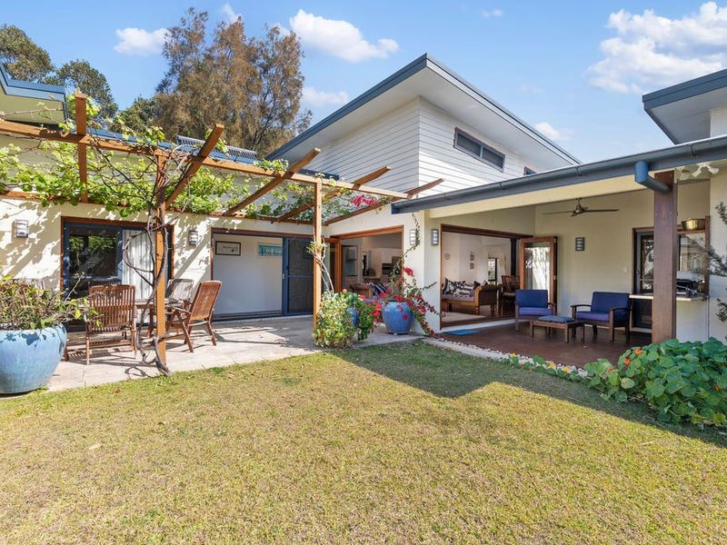 23 Island Road, Sapphire Beach, NSW 2450