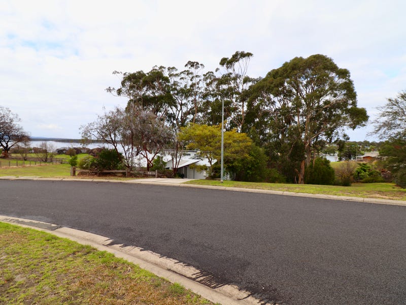 31 Raheen Drive, Mallacoota, VIC 3892
