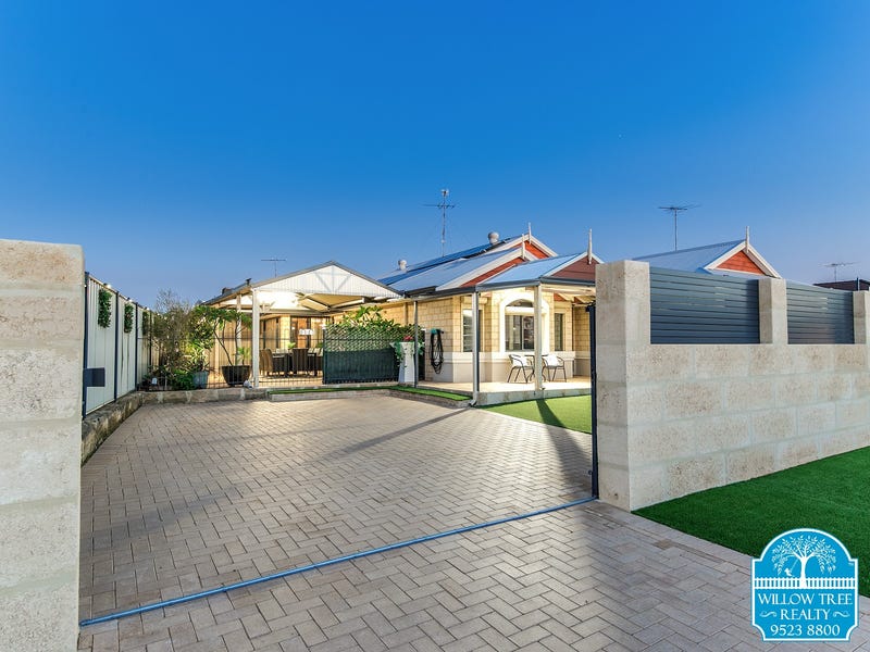 354 Oakmont Avenue, Meadow Springs, WA 6210