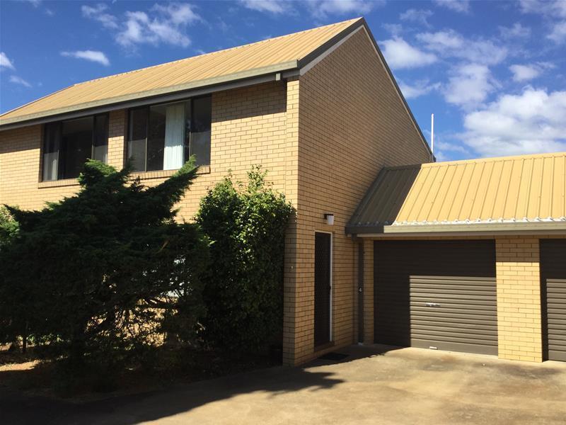 4/12 Moloney Street, North Toowoomba, QLD 4350