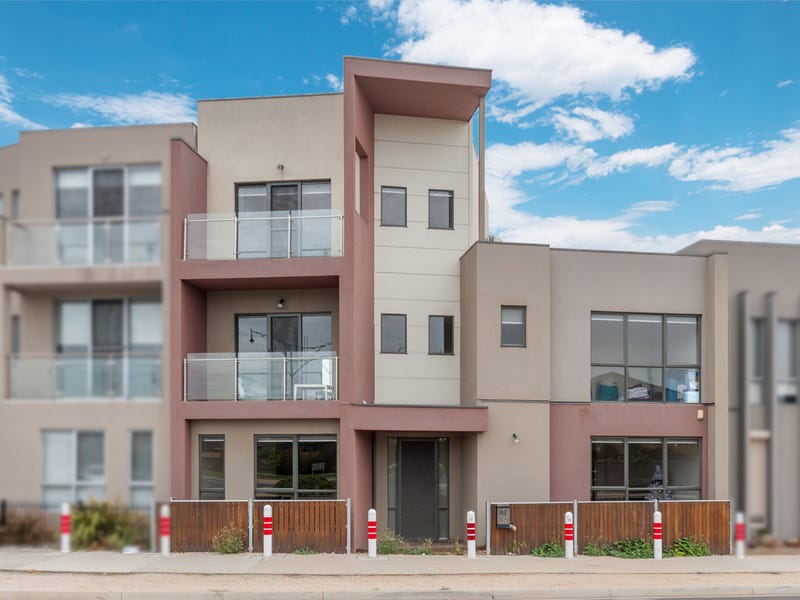 62 Commercial Road, Caroline Springs, VIC 3023