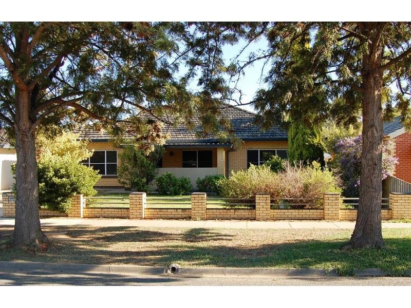 124 Pakenham Street, Echuca, Vic 3564 Property Details