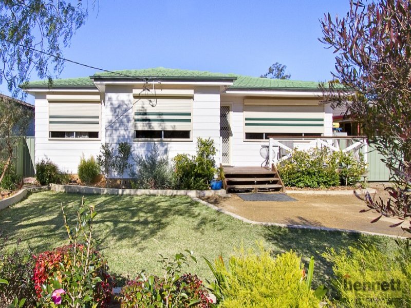 10 Hughes Avenue, Richmond, NSW 2753 Property Details