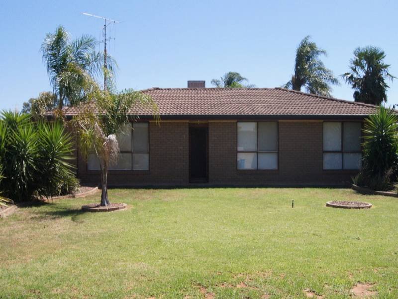 7 Mcallister Street, Finley, NSW 2713