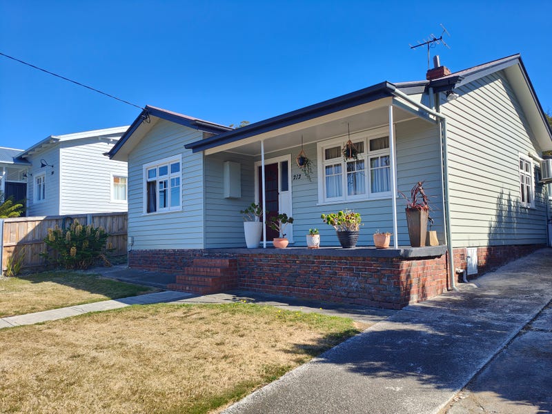 212 Derwent Avenue, Lindisfarne, TAS 7015