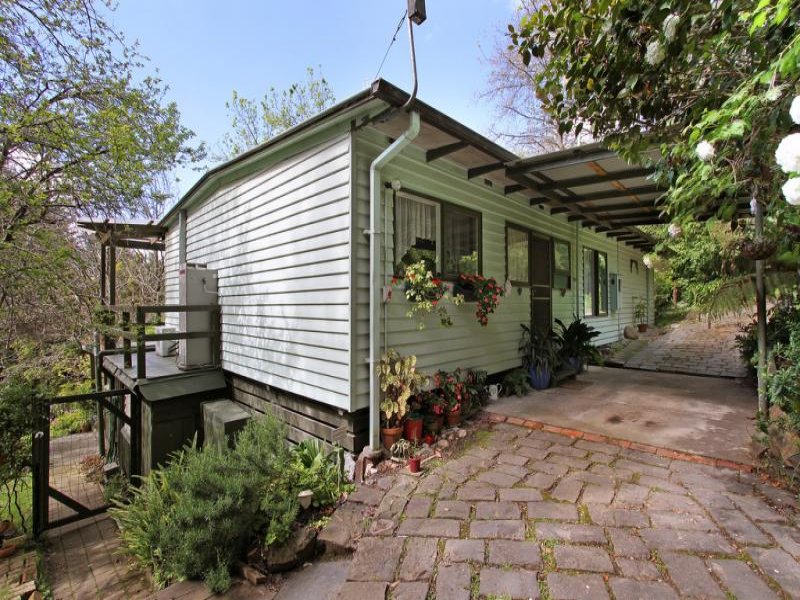 9 Browns Road, Montrose, VIC 3765