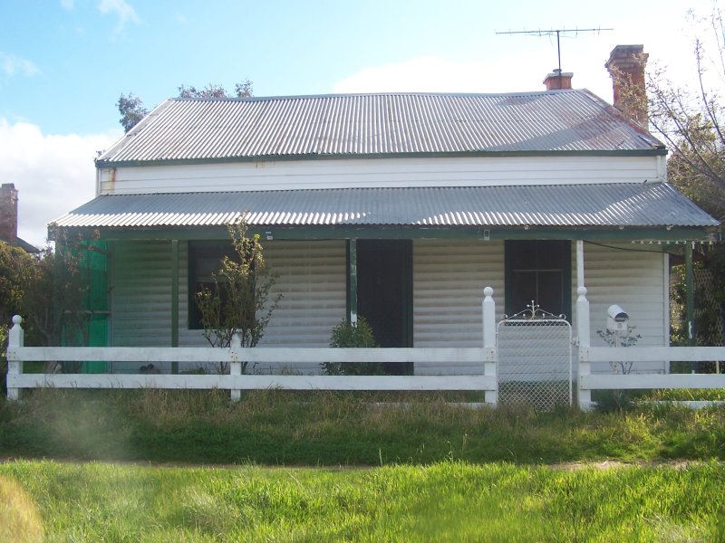 2 TARNAGULLA ROAD, Inglewood, Vic 3517 Property Details