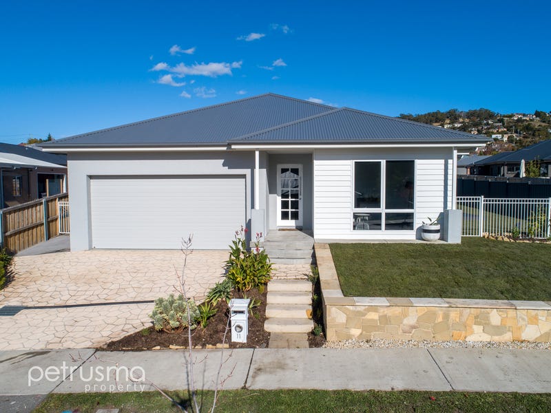 11 Dowding Cres, New Town, Tas 7008