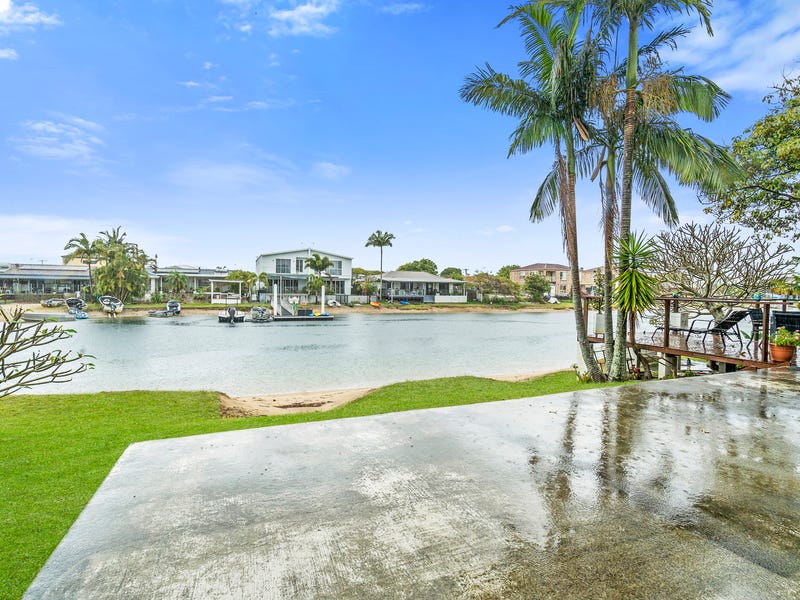 1/8 Barracuda Court, Palm Beach, Qld 4221 Duplex/Semidetached for