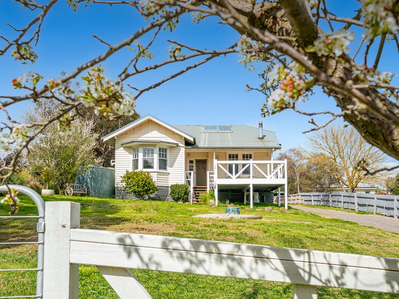 32 Hardy Street, Myrniong, Vic 3341 Property Details