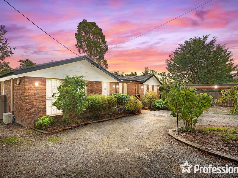 97 Pine Road, Mooroolbark, Vic 3138 Property Details