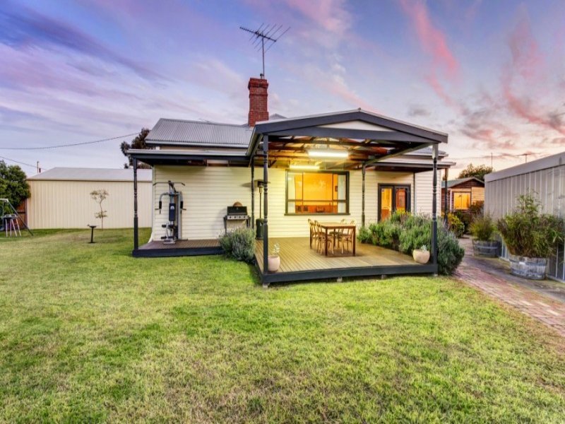 76 Breakwater Road, Breakwater, Vic 3219 Property Details