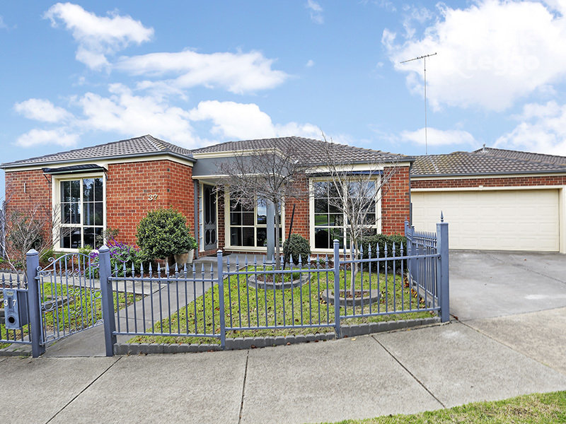 37 Augustine Drive, Highton, Vic 3216 Property Details