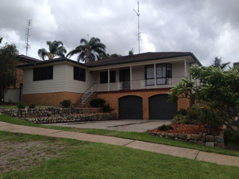 17 Macquarie Road, Fennell Bay, NSW 2283