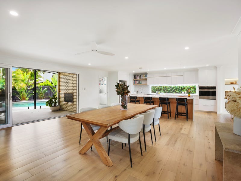 Real Estate & Property for Sale in Broadbeach Waters, QLD 4218 (+1