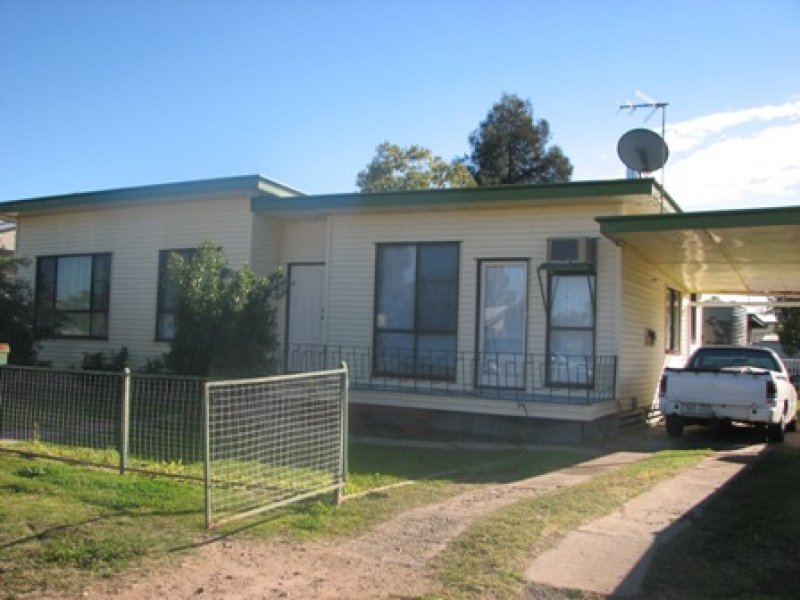 17 Derry Street, Roma, Qld 4455 Property Details