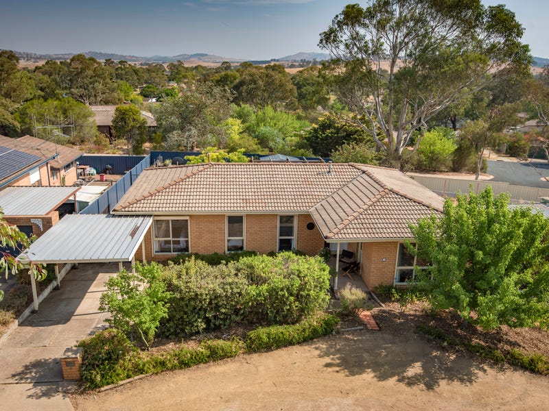 4 Dean Place, Charnwood, ACT 2615 Property Details