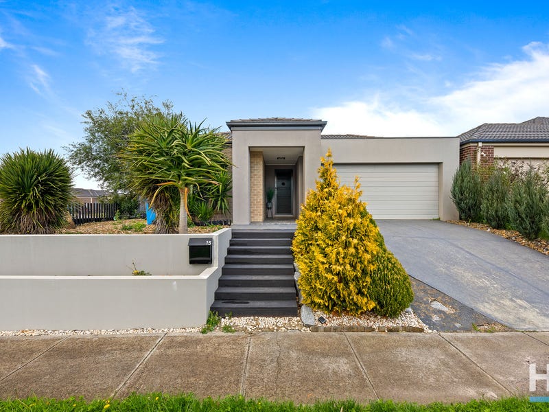 15 Cerbera Bend, Cranbourne North, Vic 3977