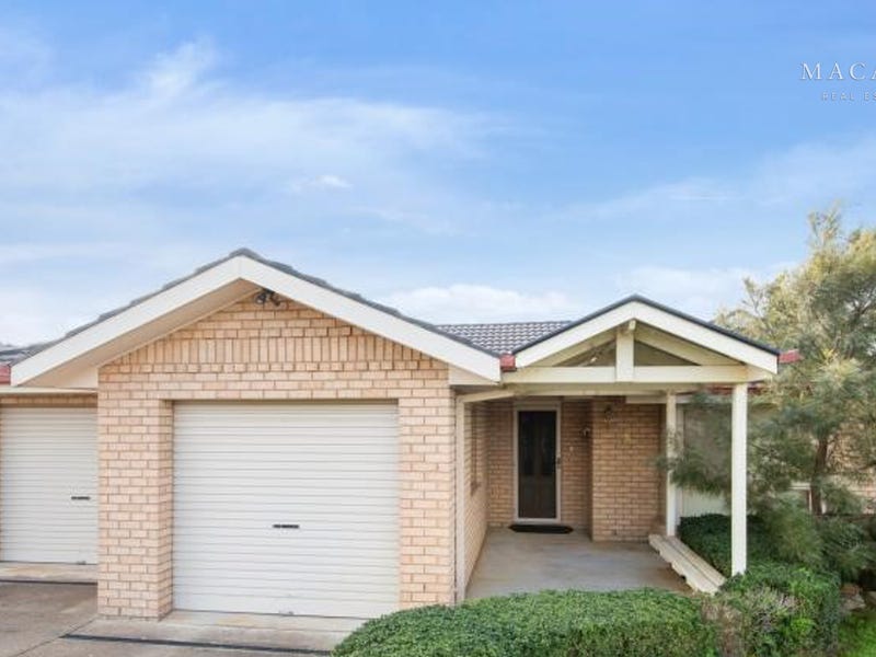 8 Woomera Place, Glenfield Park, NSW 2650